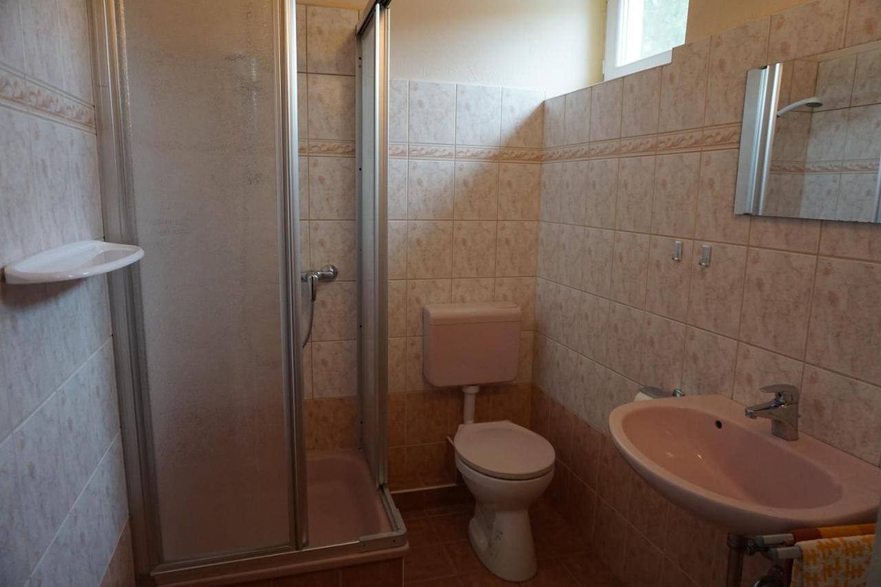 Grosses Ferienhaus Plattensee Balaton - Nyaralo Haz 6 Szobaval, 5 Fuerdoszobaval, 3000 Nm Apartamento Szolad Exterior foto