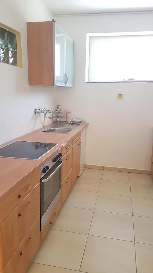 Grosses Ferienhaus Plattensee Balaton - Nyaralo Haz 6 Szobaval, 5 Fuerdoszobaval, 3000 Nm Apartamento Szolad Exterior foto