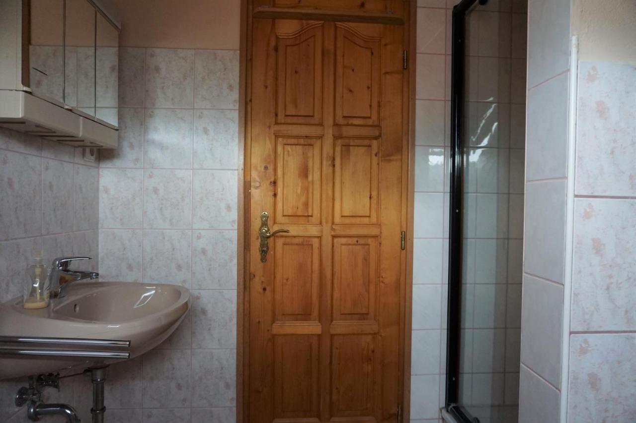 Grosses Ferienhaus Plattensee Balaton - Nyaralo Haz 6 Szobaval, 5 Fuerdoszobaval, 3000 Nm Apartamento Szolad Exterior foto